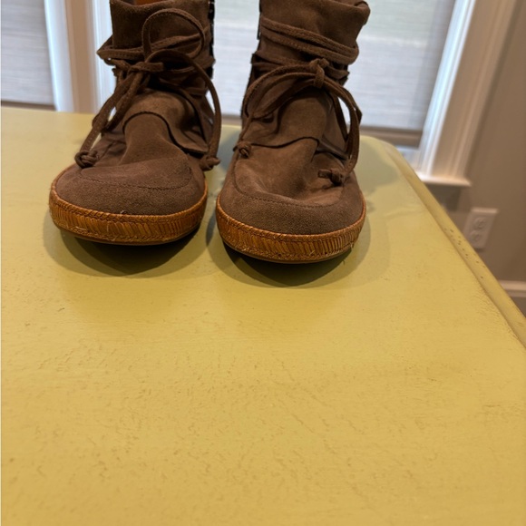 UGG women’s Reid Brown Suede Casual Shoes size 10 NWOB - Picture 3 of 6